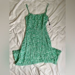 BNWT ASTR the label green ditsy floral midi dress